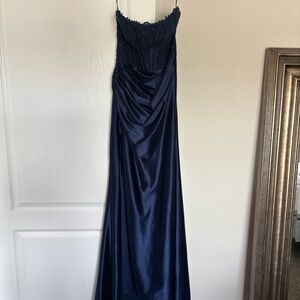 Elegant Navy Blue Evening Gown